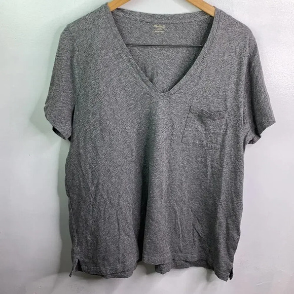 Madewell v neck  2XL t shirt - Picture 2 of 5